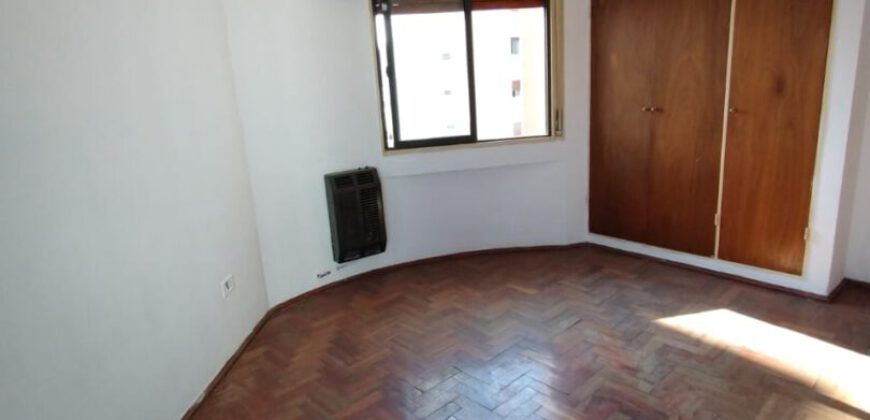 VENDO DPTO 2 DORM EN MICROCENTRO