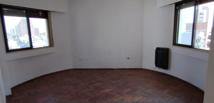 VENDO DPTO 2 DORM EN MICROCENTRO